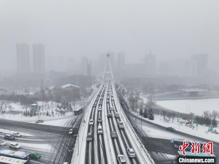 青海西寧迎入冬首場降雪，全省大范圍降水天氣來臨