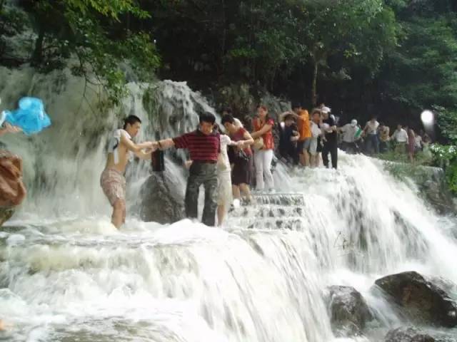 探寻葡萄酒之旅的独特魅力，最适合边旅行边品酒的地方