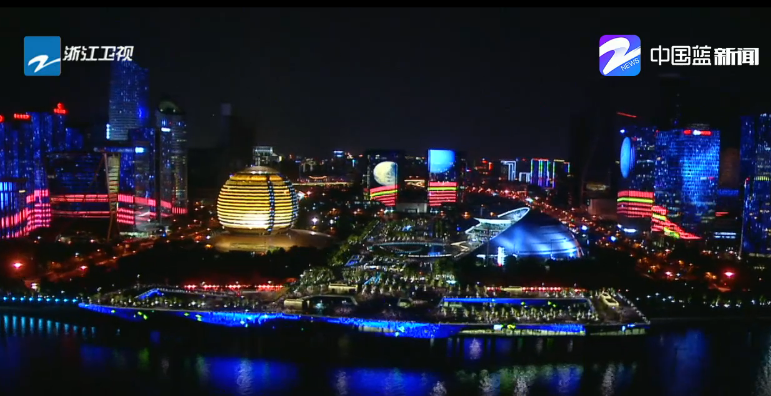 多地夜景灯光秀炫彩夺目，城市魅力吸引万千游客驻足观赏