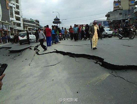 西藏地震致53人遇难，灾难无情，人间有爱